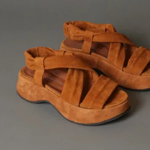 Sandals^Conflict For Interest 538 Caramel