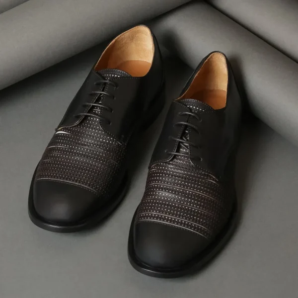 Lace Ups^INK 820 Black