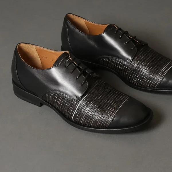 Lace Ups^INK 820 Black