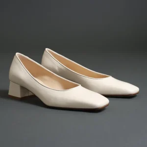 Flats^Conflict For Interest 403 Beige