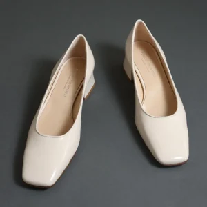 Flats^Conflict For Interest 403 Beige