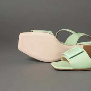 Flats^Conflict For Interest Lipsi Mint